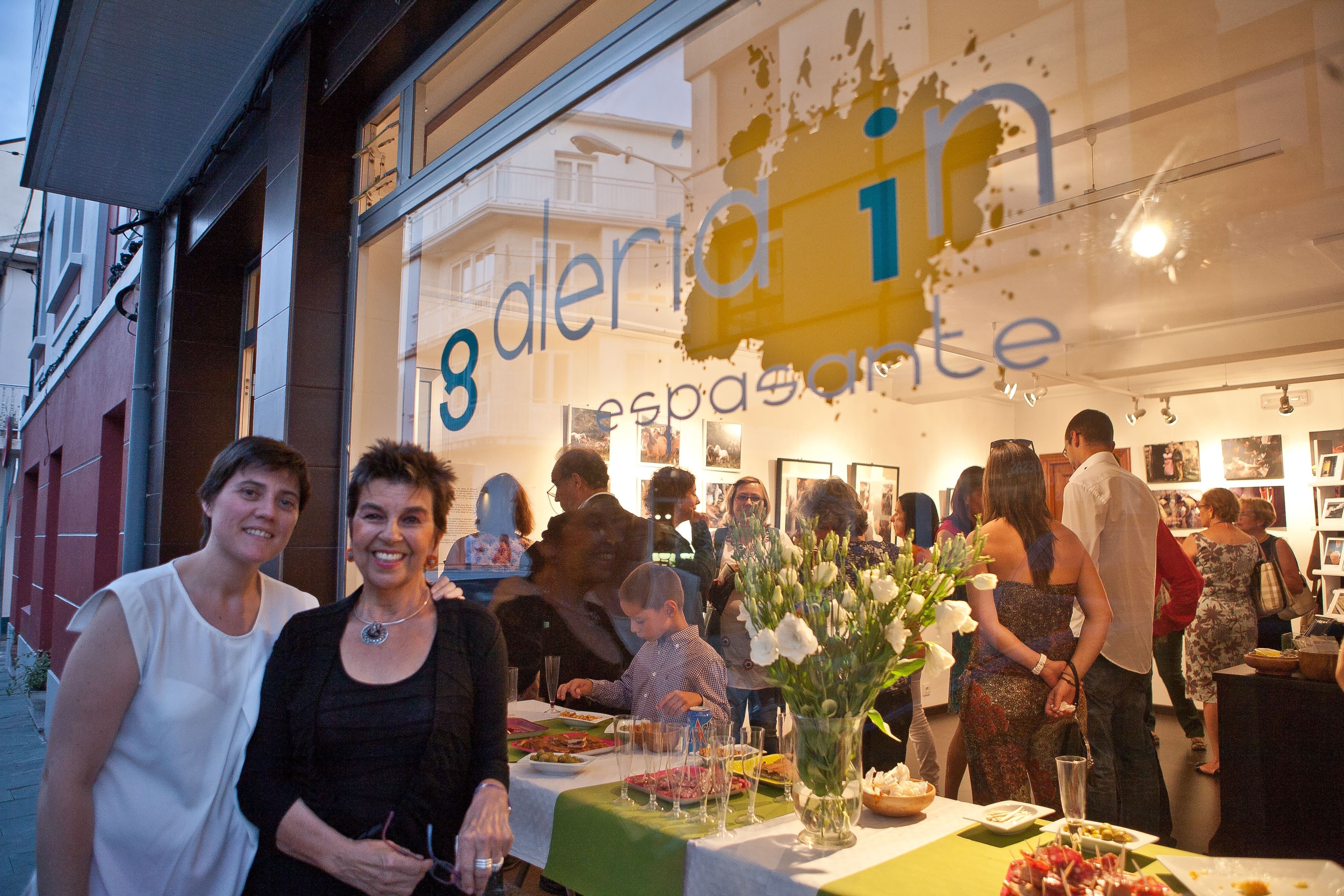 Galicia Land of Traditions: Life and Death